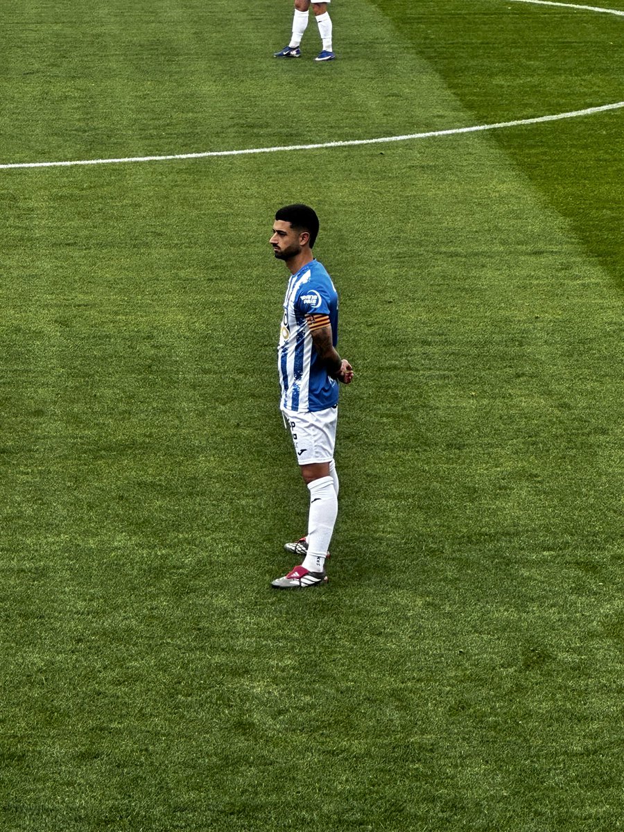 UtchesMarc's tweet photo. Som-hi capità 💪❤️🖤 https://t.co/1PKUz0Xr0E