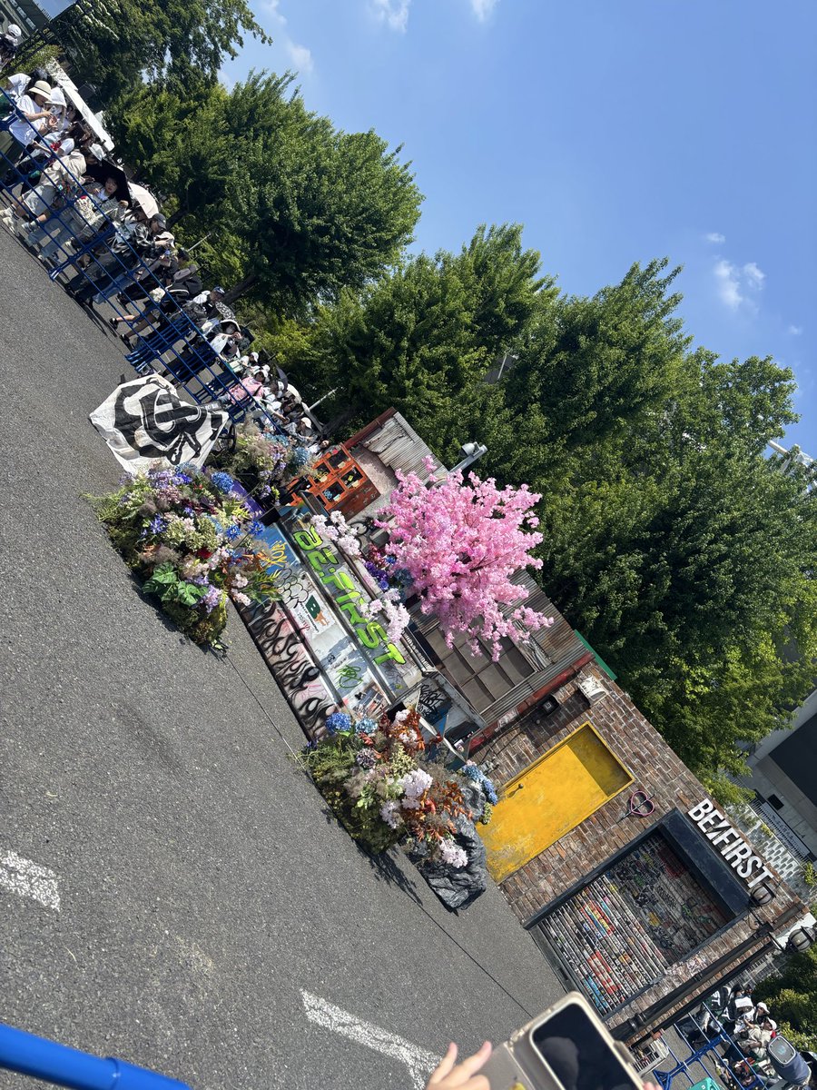 uumuuu's tweet photo. あぁーヤバい席だった‥
米粒でモニター見る覚悟で行ったのに😭✨
入場して席行くまででもう泣きそうだった
行って良かったよー🧡

明日は明日で別の楽しみあるからおやすみなさーい！ https://t.co/PU6v3YyfMM