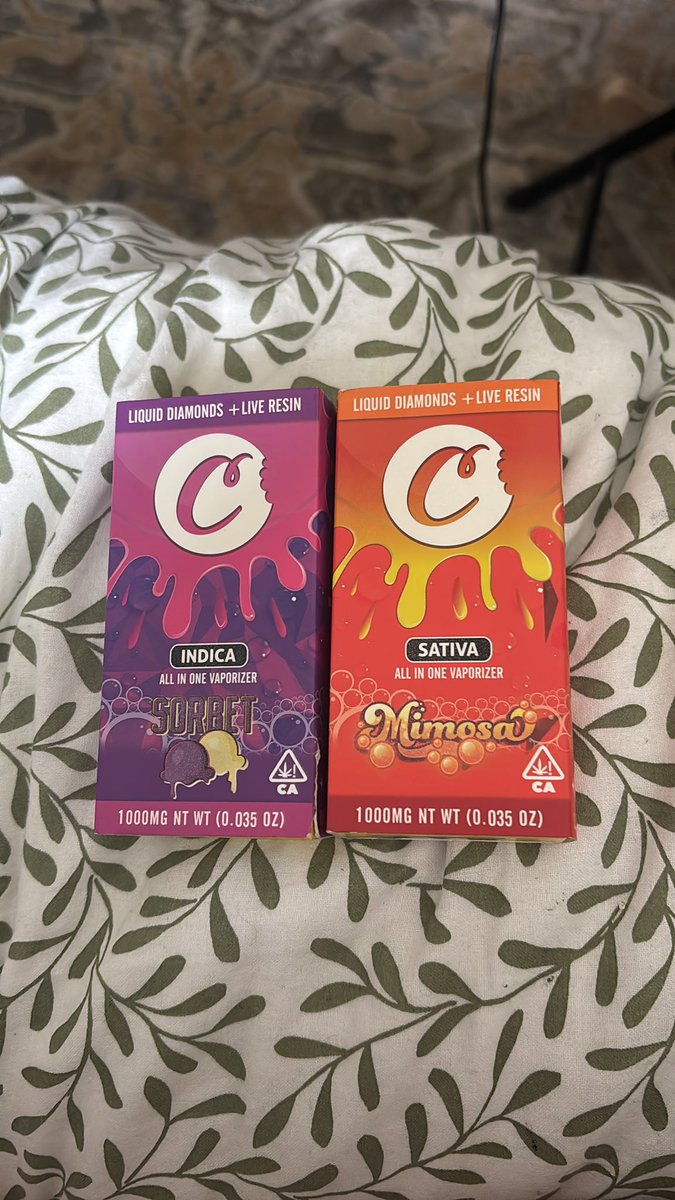 orangejay_'s tweet photo. Vapesss, I accidentally hit a blinker the first time I hit it cause it didn’t feel like I was inhaling anything https://t.co/ASCWwshFaf