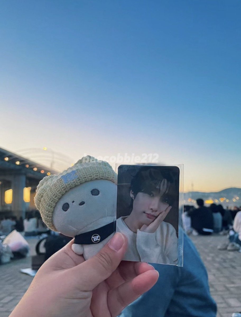리사🌌 tweet media
