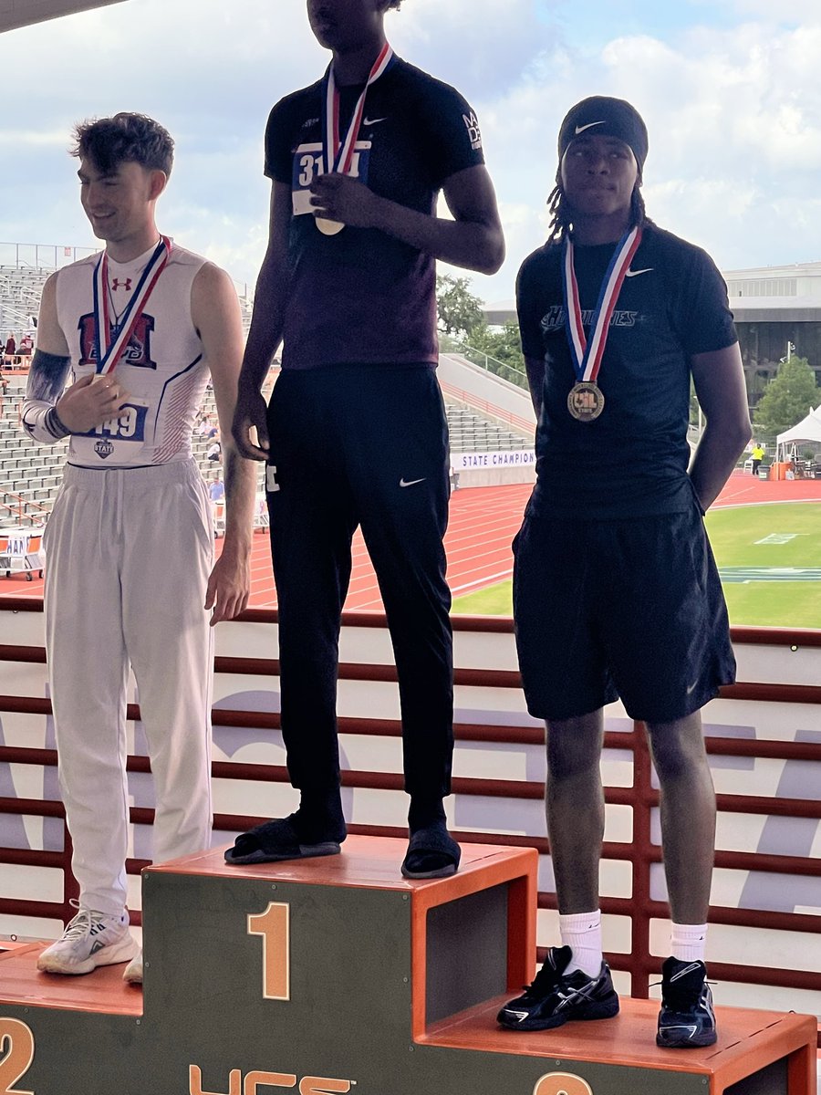 HHS_Canes3333's tweet photo. Congratulations to Sophomore Dailon Denkins with his 3rd place finish in High Jump at the 6A State Track Meet! Shout out to Coach Gamble and Coach Anderson, way to represent Hurricane Lane🤘🥉🌪️🌀 https://t.co/bVnJU8cxpY