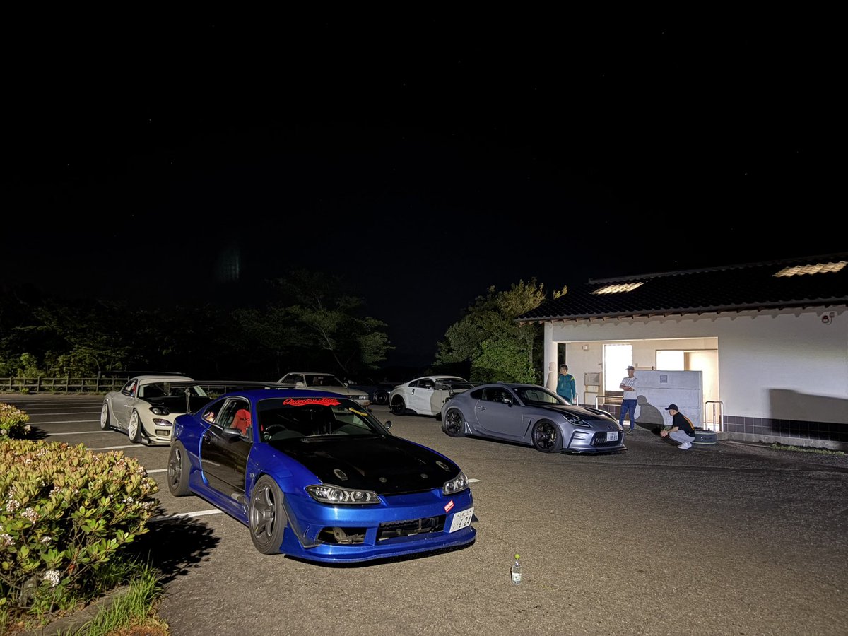 rtovertake24's tweet photo. ハンドル振るなぁ思ったら052ワイヤー出そうなくらいツルツルw

シバSの265試したいけど、9.5Ｊは厳しめ？
R31より太い？？ https://t.co/GWzfP6I8ut