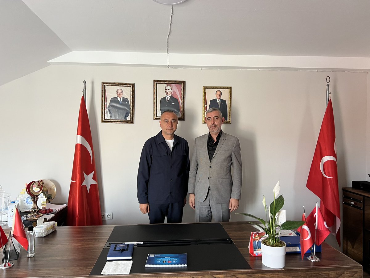 omerlefzan's tweet photo. Milliyetçi Hareket Partisi Ataşehir ilçe Başkanlığı görevine atanan değerli dostum Hakan ARIKAYA’yı makamında ziyaret ettim.
Değerli başkanım ve kıymetli yönetimine başarılar diliyorum.
@HakanArikaya https://t.co/JYLjfE8sT2