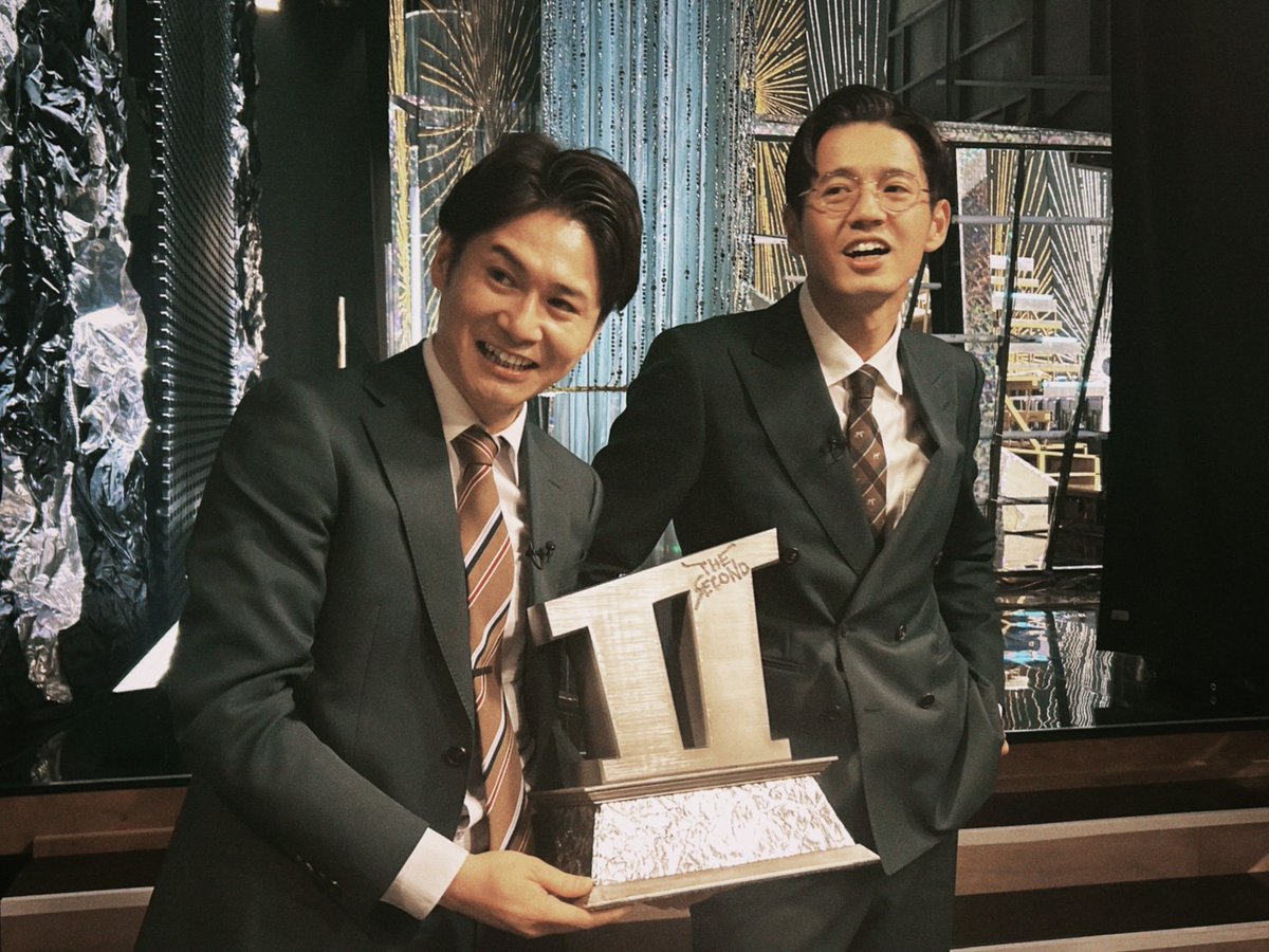 トット tweet media
