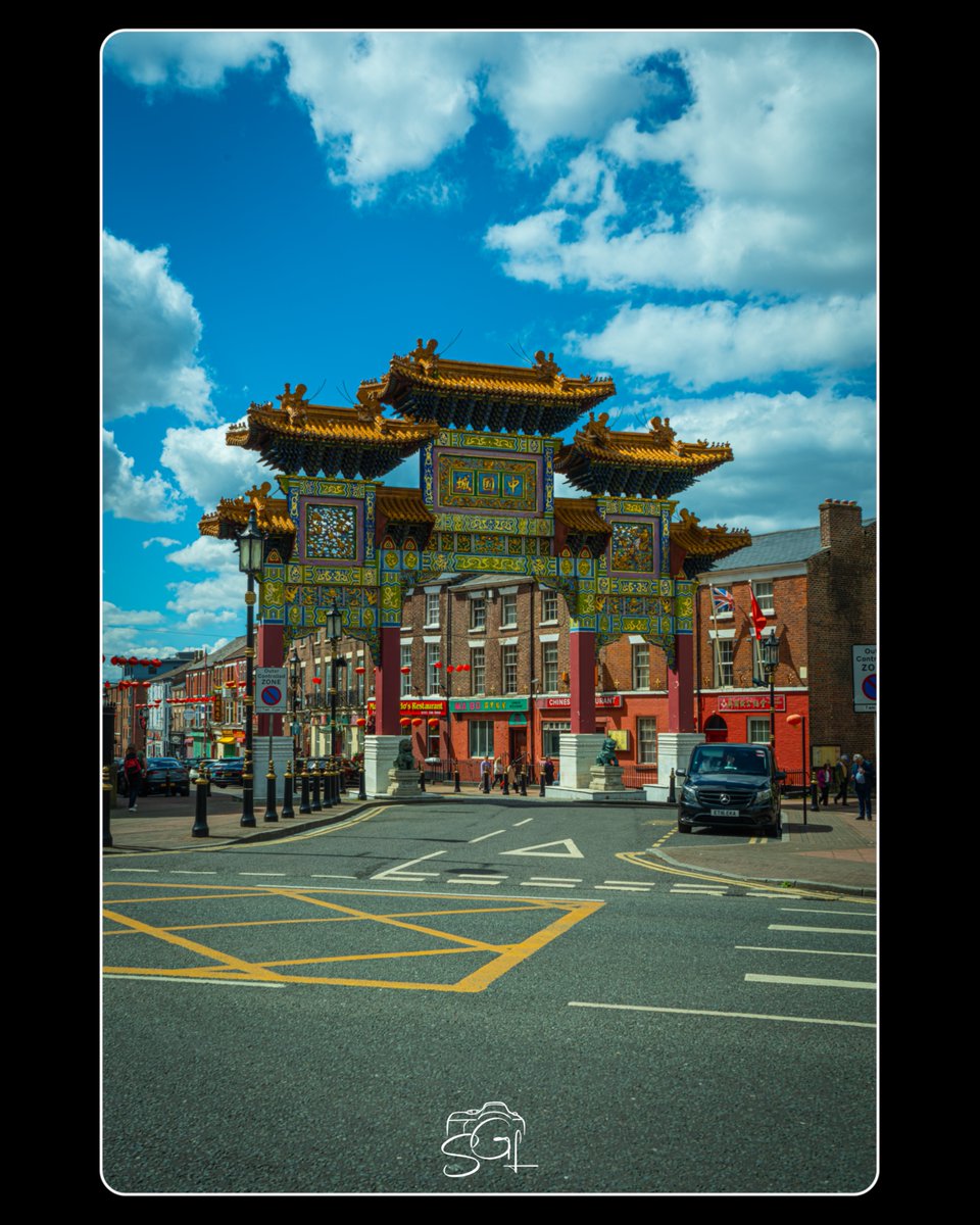 SGL_Simon's tweet photo. Chinese Arch in Liverpool, one of the largest outside of China. Along with some shots walking through the city centre.

#Liverpool #exploring #chinatown https://t.co/x2pPmtc0yB