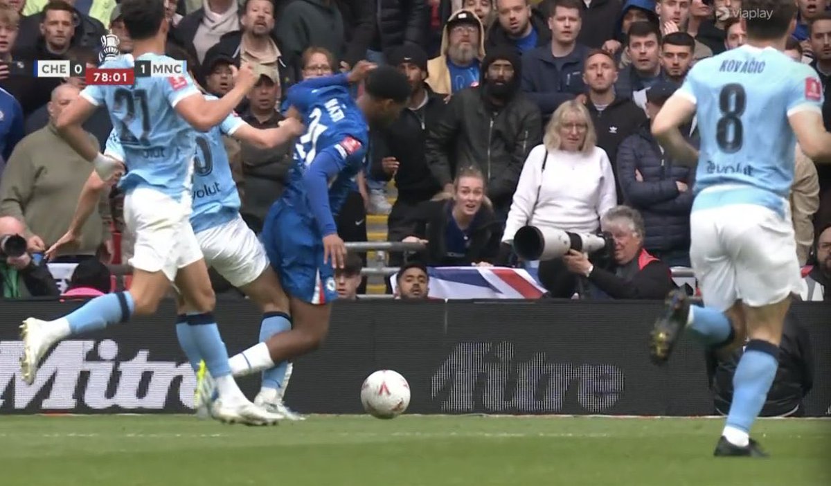 Just Chelsea tweet media