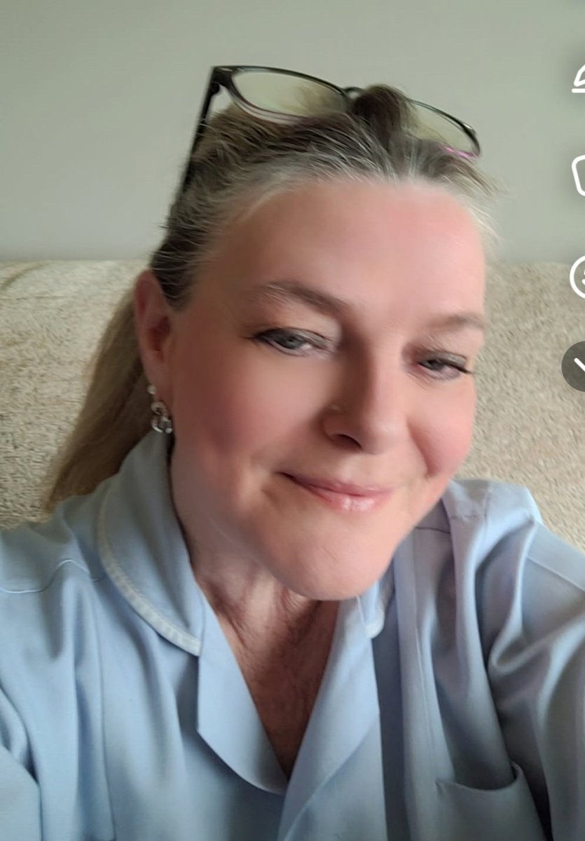 Julie Holt tweet media