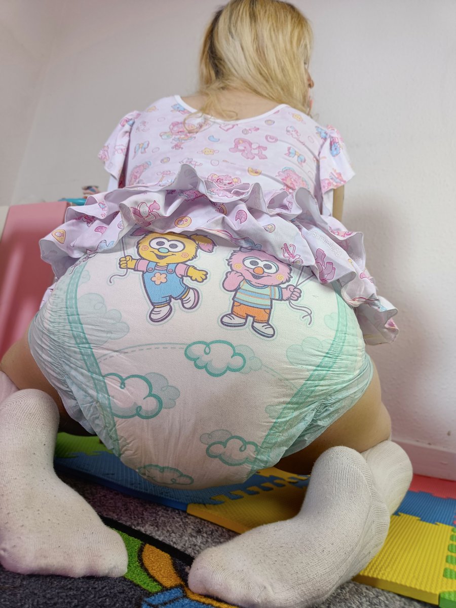 Summie 🍼💛 ABDL 18+ tweet media