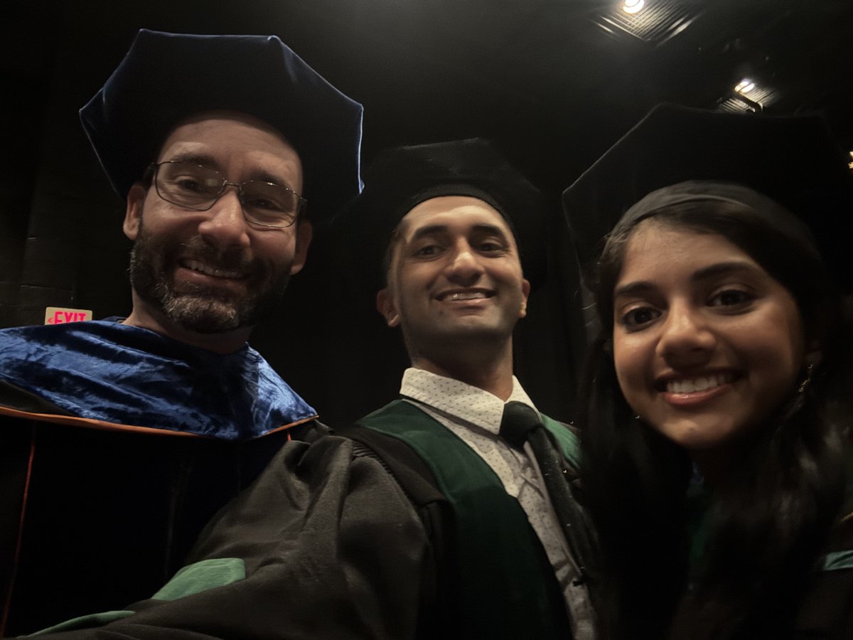 Bruskolab's tweet photo. Congratulations to a new double Dr. Dr. (MD/PhD) Kartik Motwani! We @ufdiabetes look forward to hearing about all of your achievements moving forward in internal medicine. https://t.co/vhiYUc1xwj