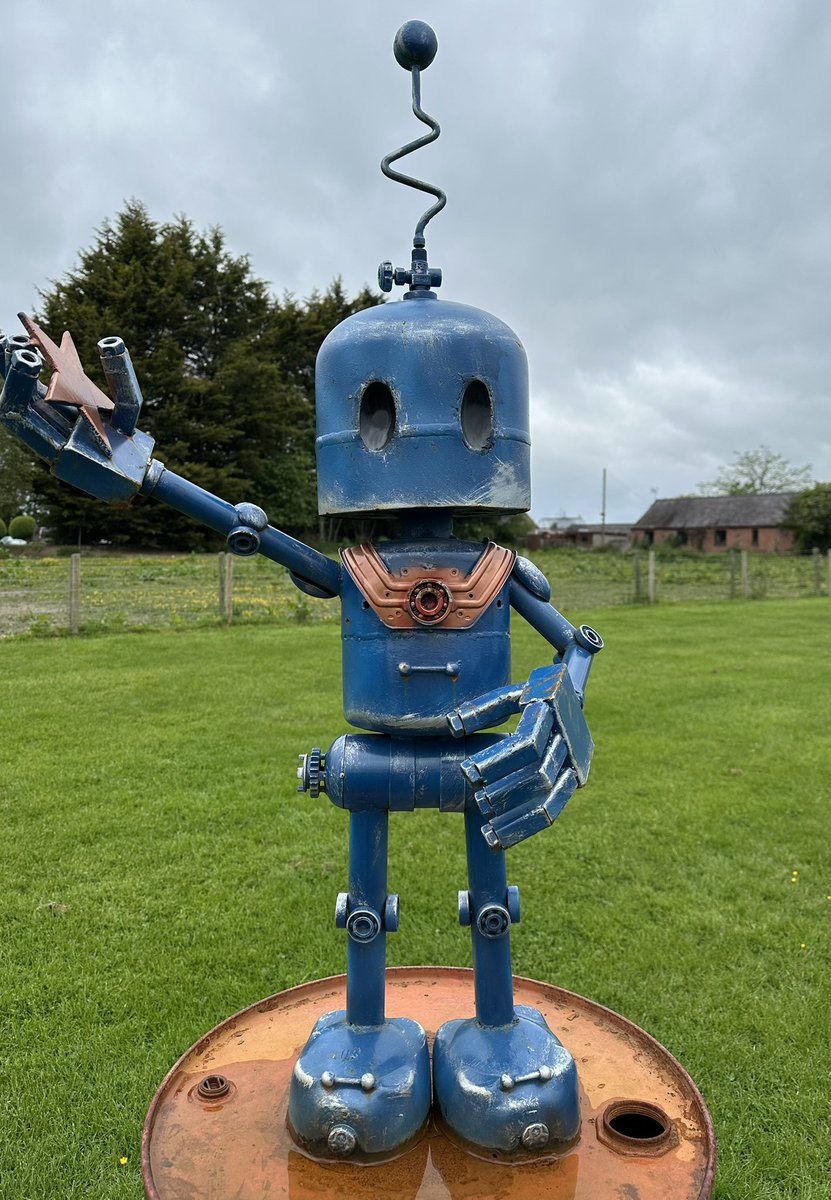 lʎɹǝɥƆ ≅ tweet media