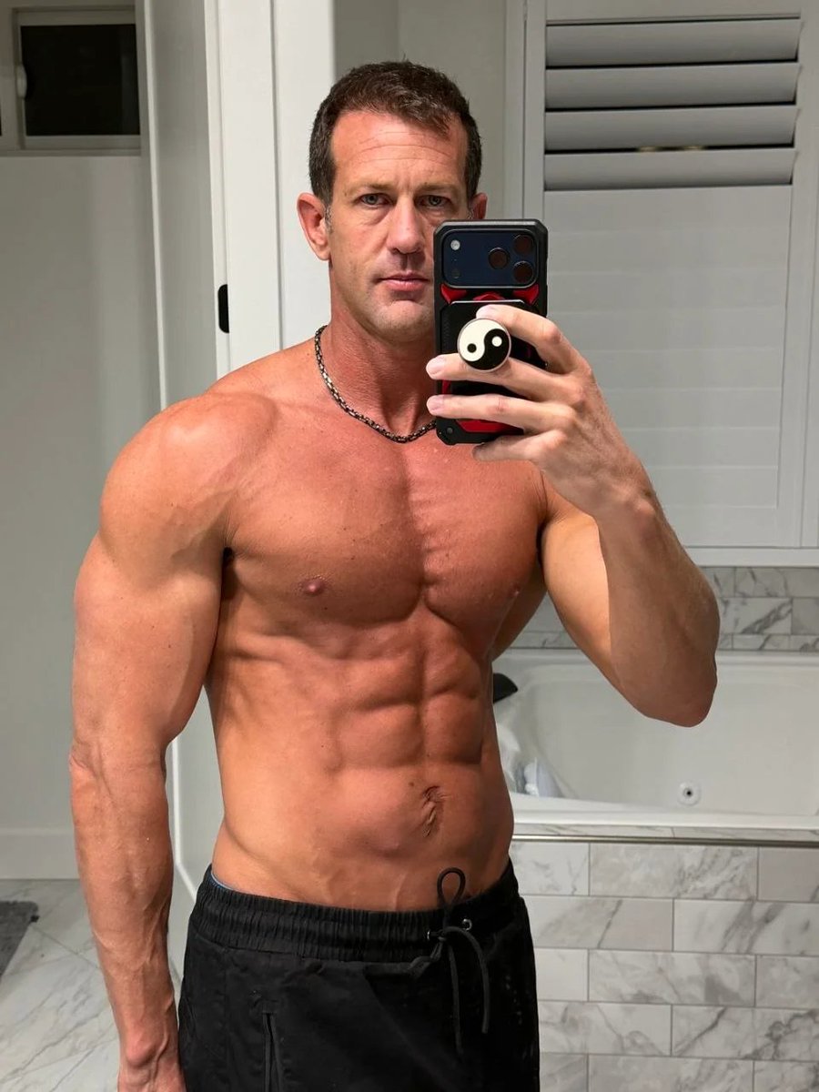 Daddy 4 Daddies tweet media