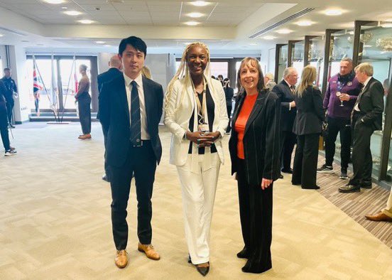 ReformDaily_'s tweet photo. ⚽ Cllr Celia Hibbert had the honour to join the Wolverhampton Mayor &amp; invited guests in celebrating Wolves Women FC’s historic promotion 

“Great achievement, especially after a difficult season last year” 💪🏻

#WolvesWomen #Football #Wolverhampton [@CeliaHibbert] https://t.co/DixtNckVzr