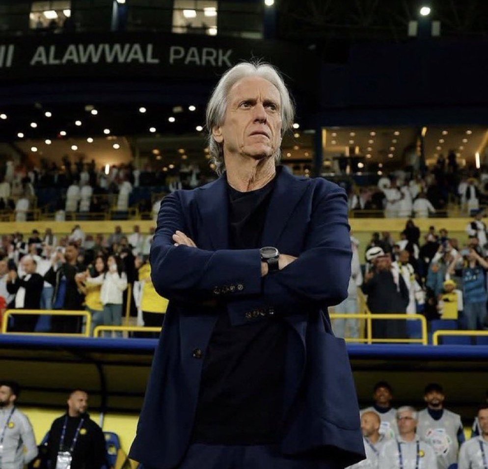 NoodleHairCR7's tweet photo. 🚨 Jorge Jesus has put 3 men to mark Bento for the AFC 2 FINAL https://t.co/Duj6k2faZa