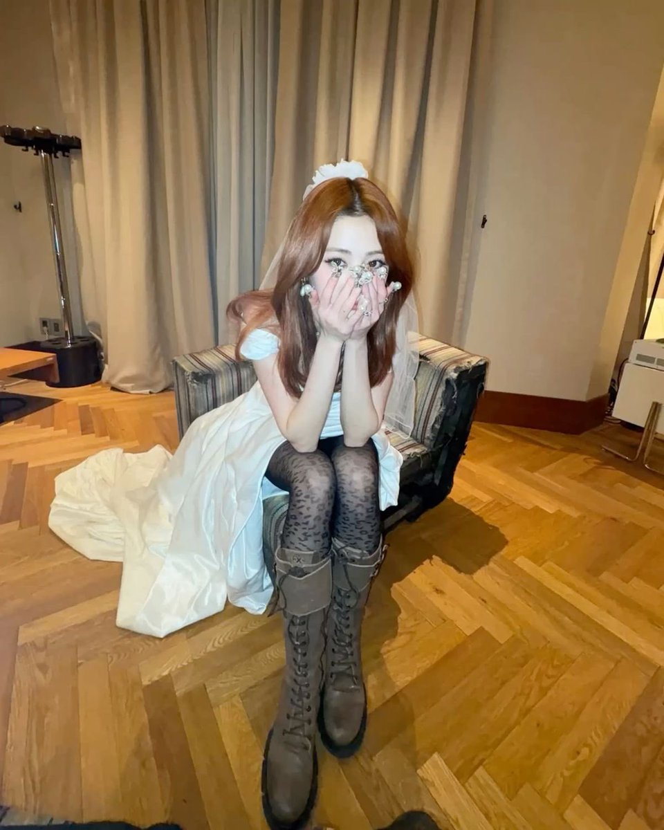 yunjin tweet media