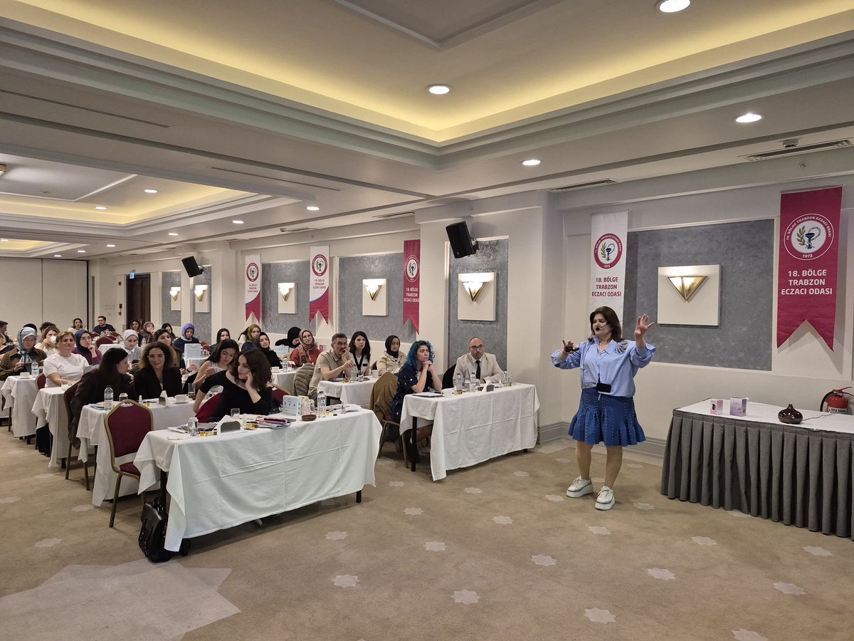 TrabzonEo's tweet photo. 14 Mayıs Bilimsel Eczacılık Günü etkinliklerimiz kapsamında Uzm. Ecz. Hülya KAYHAN'ın sunumuyla 'Bütüncül Tıbbi Aromaterapiye Ayurvedik Yaklaşımla' konulu eğitimi gerçekleştirdik. Kıymetli sunumu için Sayın Kayhan'a ve katılım sağlayan meslektaşlarımıza teşekkür ediyoruz. https://t.co/aXpjLyd6W0