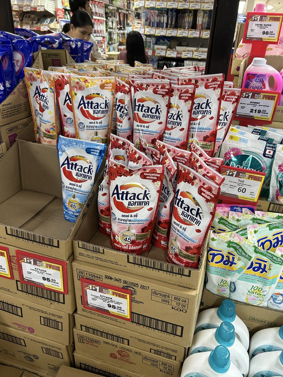 ponta_bkk's tweet photo. 初めてfoodlandのBOGOセールに行って来ました。感度の1 Plus 1 Sales. https://t.co/boUVb4i1x8