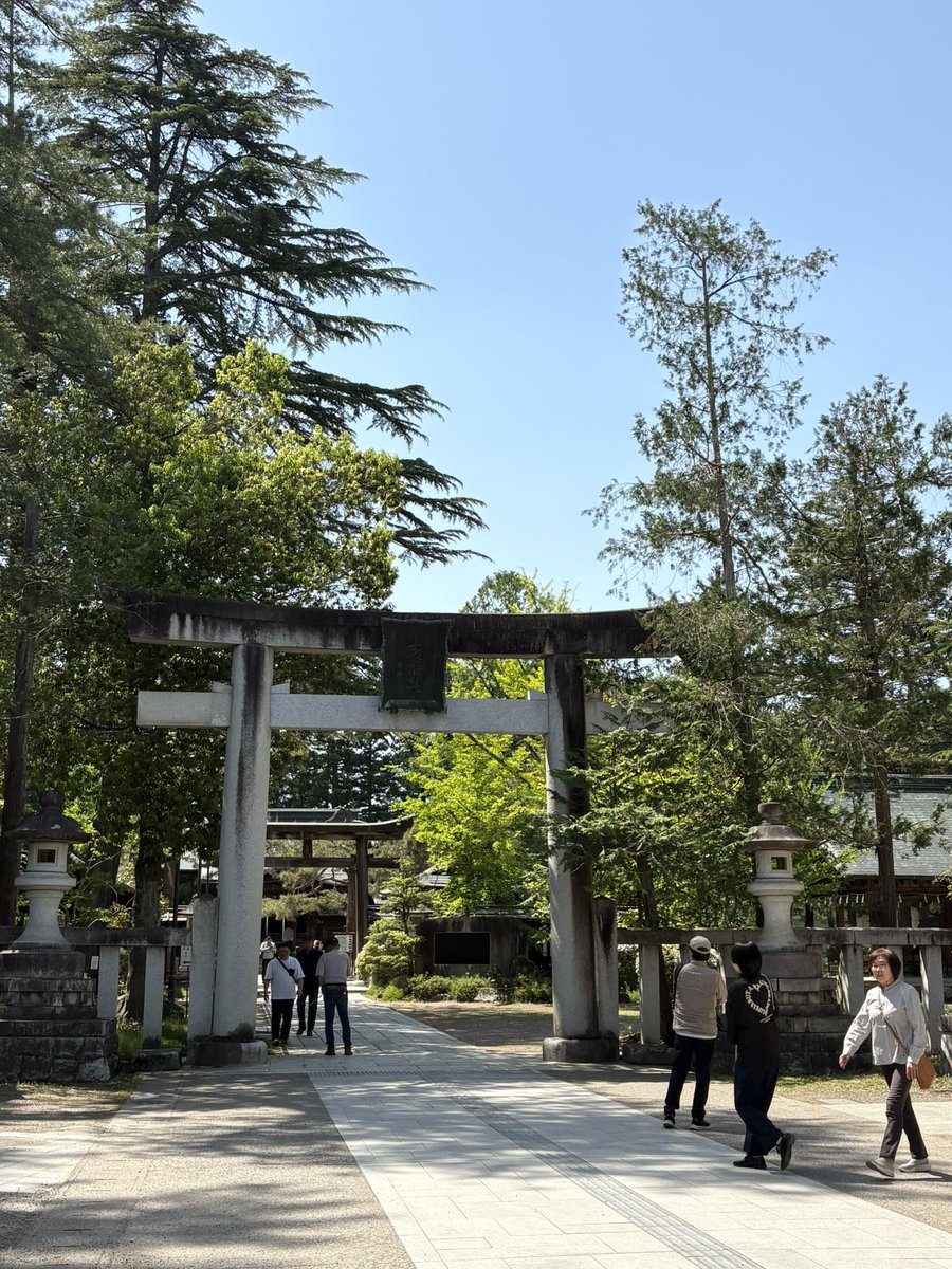 2002__mt's tweet photo. 今日は旅の日らしい！
1人で山形の上杉神社に行ってきた🌳⋆꙳ https://t.co/7BgXaMzu8g