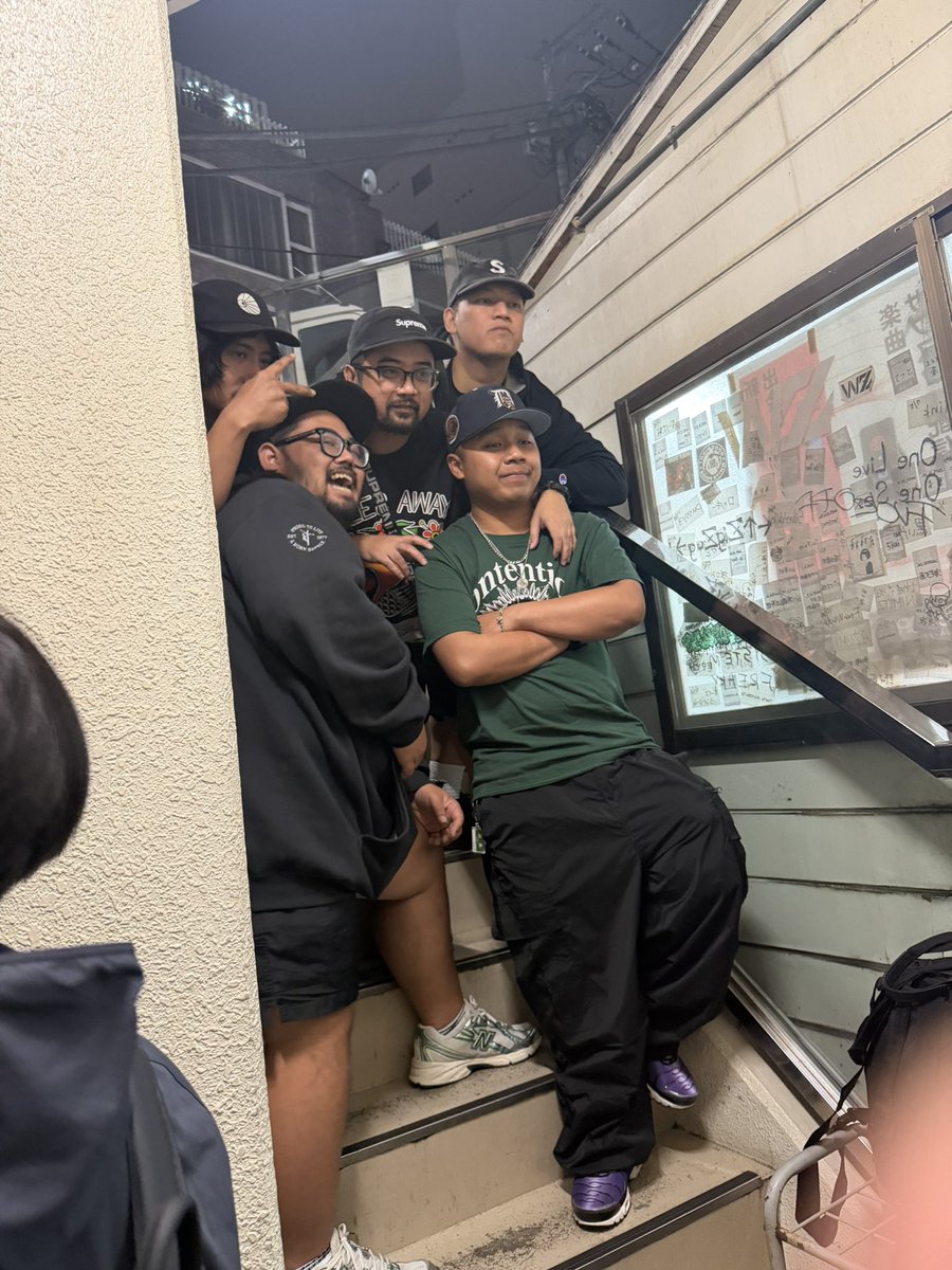 ๐๐๐_๐จ๐ฏ๐๐ง๐จ๐ฅ๐ tweet media