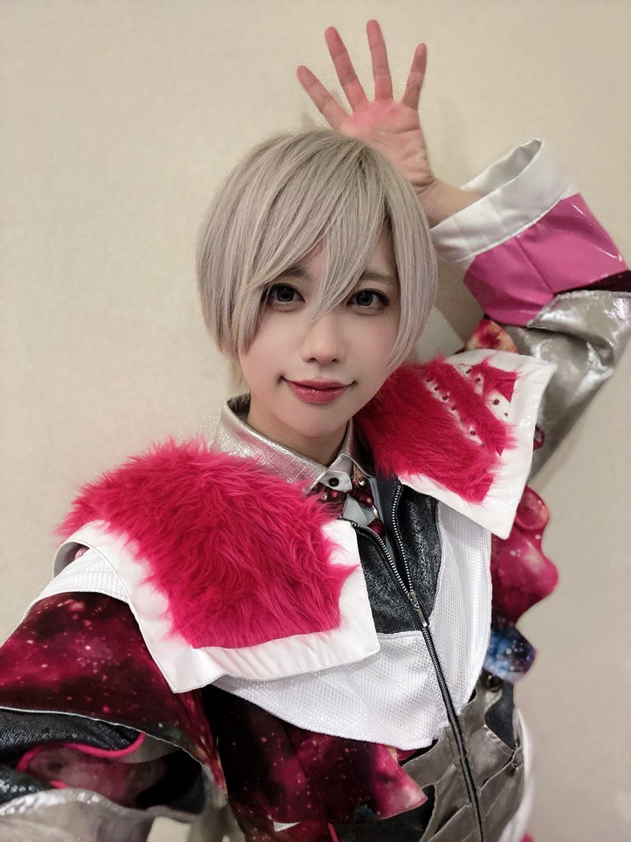 パンダドラゴン先輩の「IDOL OF POP」のMVに出演させていただきました