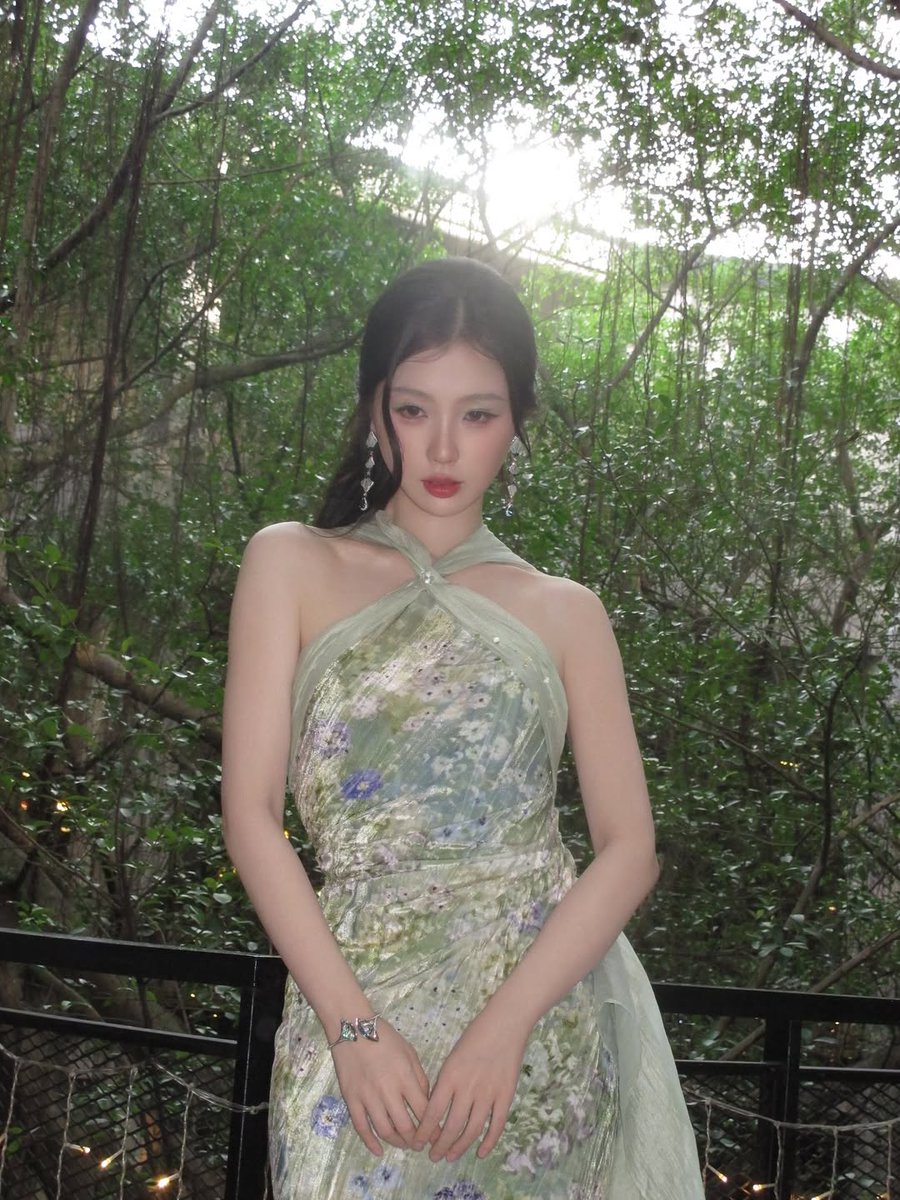 yu shuxin pics tweet media
