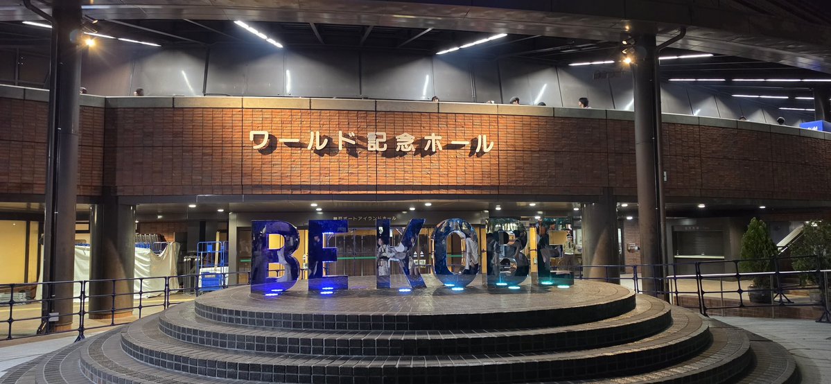 クラウド tweet media