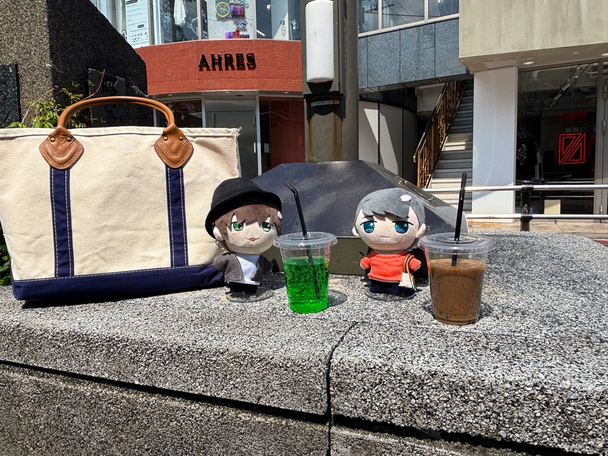 ao3325's tweet photo. ✨デート記念日💕
見て下さい！通りの旗がhrmkを祝っているようです！😇
まずこれでテンションが⤴️w
今年もお天気で良かったね☀️なんたって✨デートですもんね！
mk服を新たに作りながら5話を観て最高過ぎて幸せに浸ってました😇もう本当に尊い…✨
その後ぼうしぽんへ…↓ https://t.co/LNmIYyJKT1