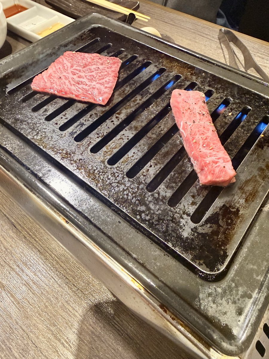 マクローニン tweet media