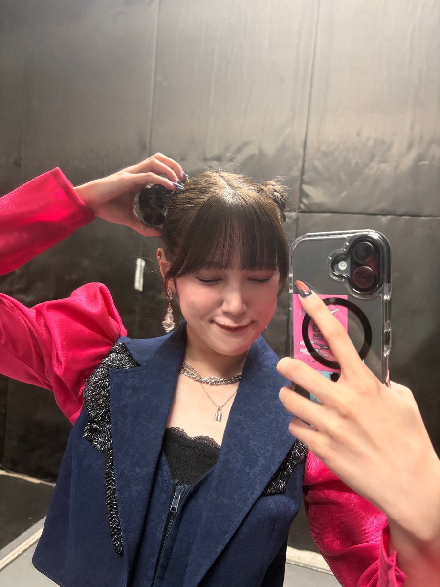 小関舞＆マネージャー tweet media