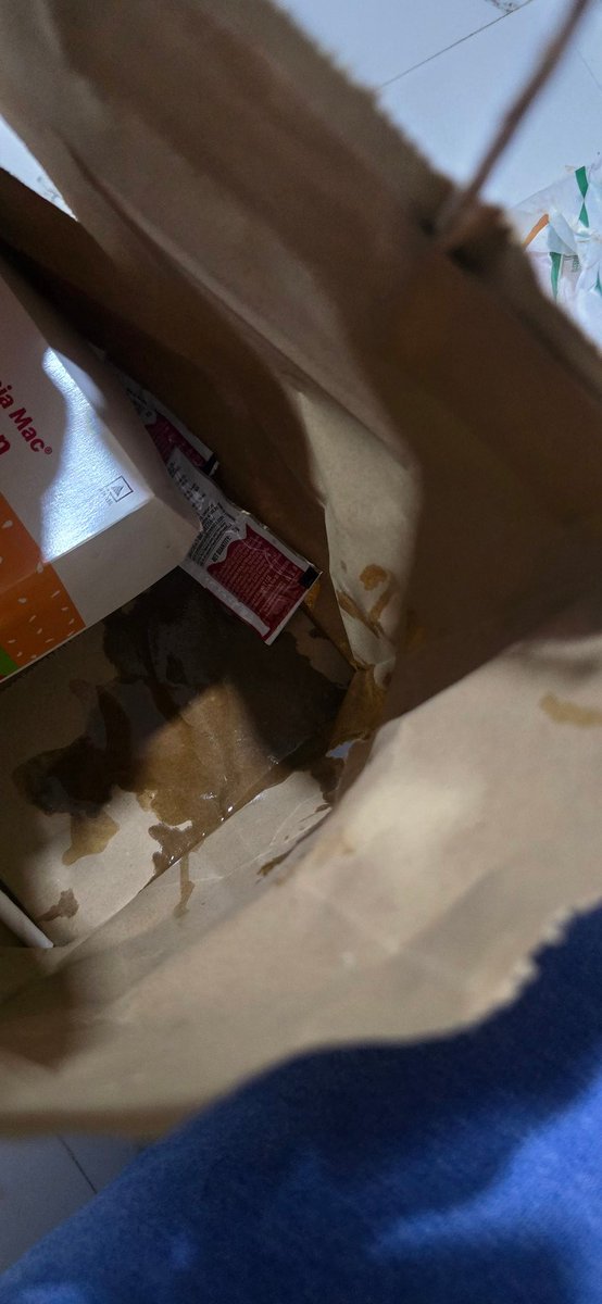 manlirf's tweet photo. @SwiggyCares for  @Swiggy its become BAU for all the issue to say no refund after thorough investigation without checking proper evidence. And there delivery guys are doing moonlighting, yes moonlighting in gig workers, my order got damage bcz of it. ORDER #237893545759846 check https://t.co/6E6UfHIN87