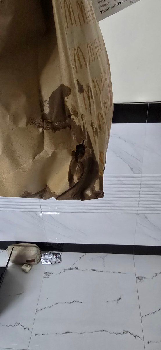 manlirf's tweet photo. @SwiggyCares for  @Swiggy its become BAU for all the issue to say no refund after thorough investigation without checking proper evidence. And there delivery guys are doing moonlighting, yes moonlighting in gig workers, my order got damage bcz of it. ORDER #237893545759846 check https://t.co/6E6UfHIN87