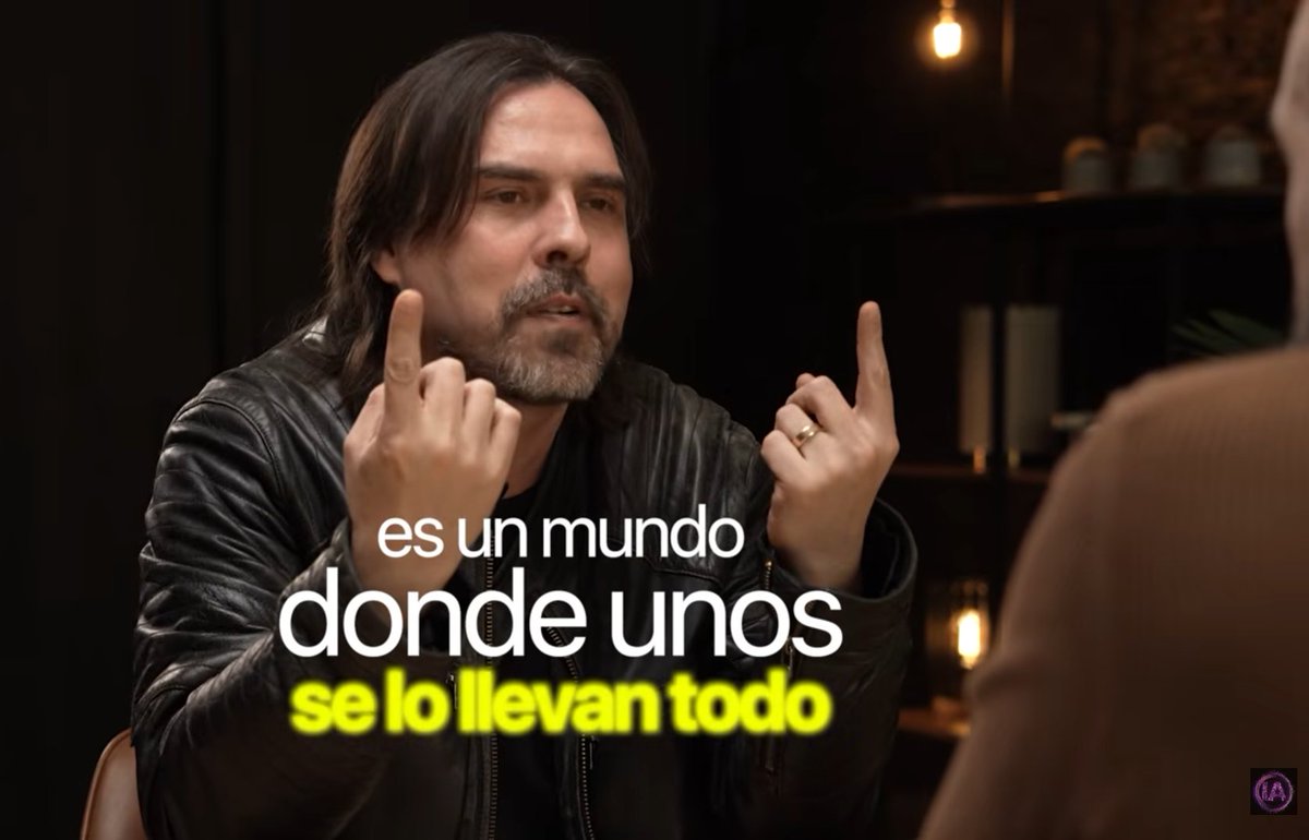 msanhuezacelsi's tweet photo. "Así será el mundo cuando la IA lo controle todo"   Cesar Hidalgo @cesifoti en una gran entrevista con @JonhernandezIA  de cómo la inteligencia artificial puede transformar la democracia, el trabajo y nuestra relación con el conocimiento...
https://t.co/08hyoaq3um https://t.co/ArbHH1lgwn