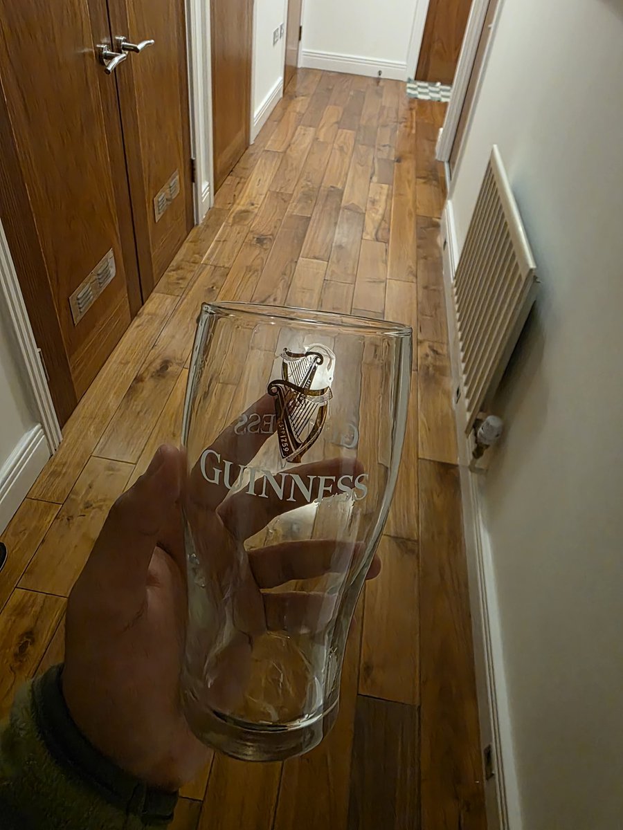 arjunrenapurkar's tweet photo. I'm a simple man. If you charge me more than £8 for a pint, I will assume the glass comes with it https://t.co/SYkw5b4yFl