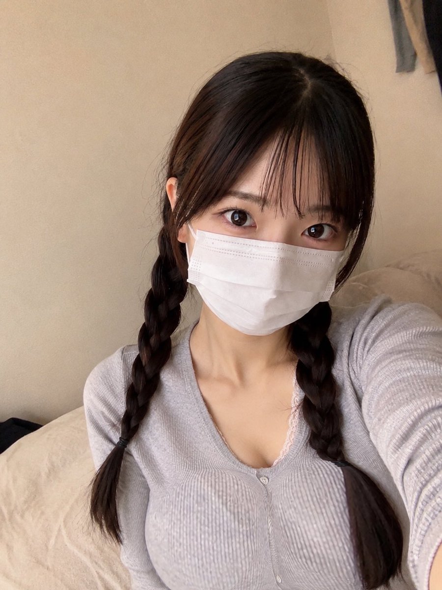 るり tweet media