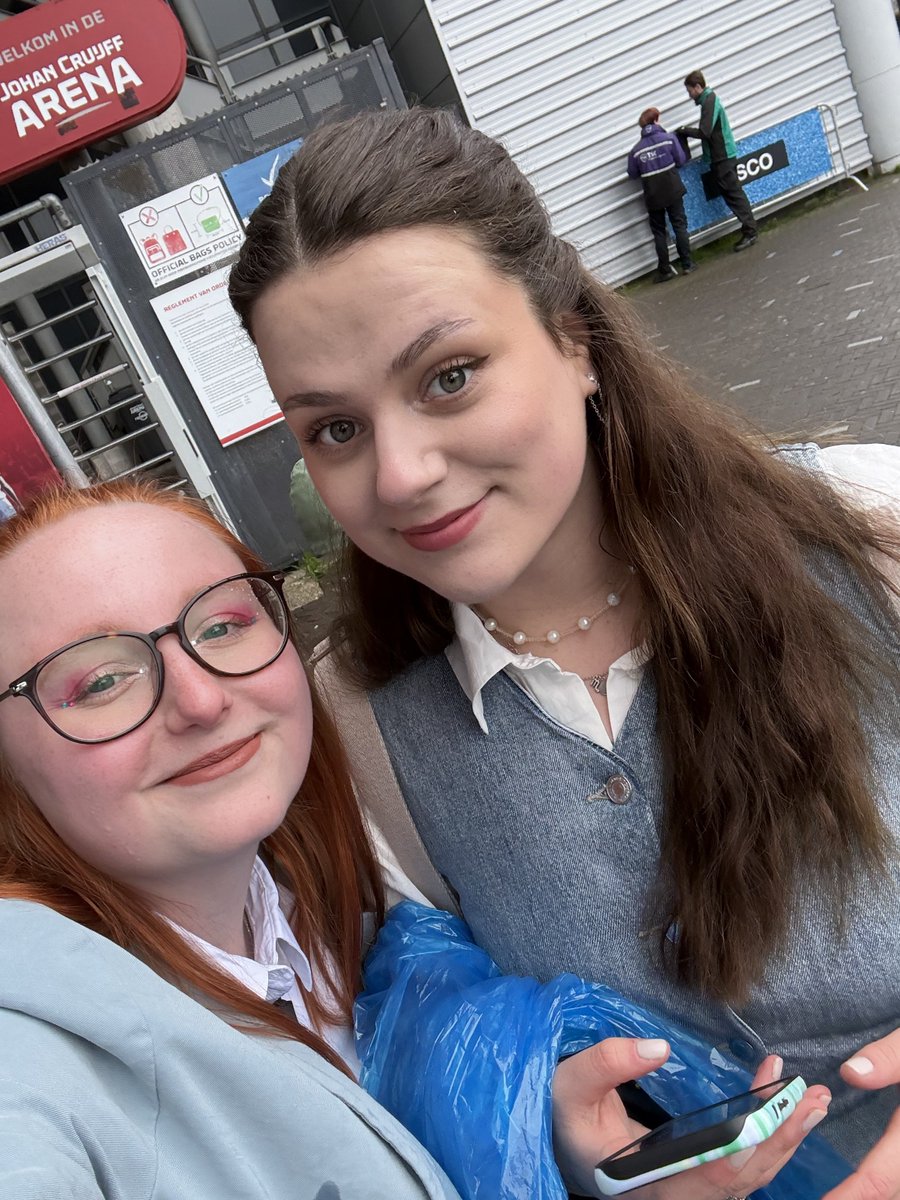 Emi🏒🚨on Netflix🪩Met Louis✨ tweet media