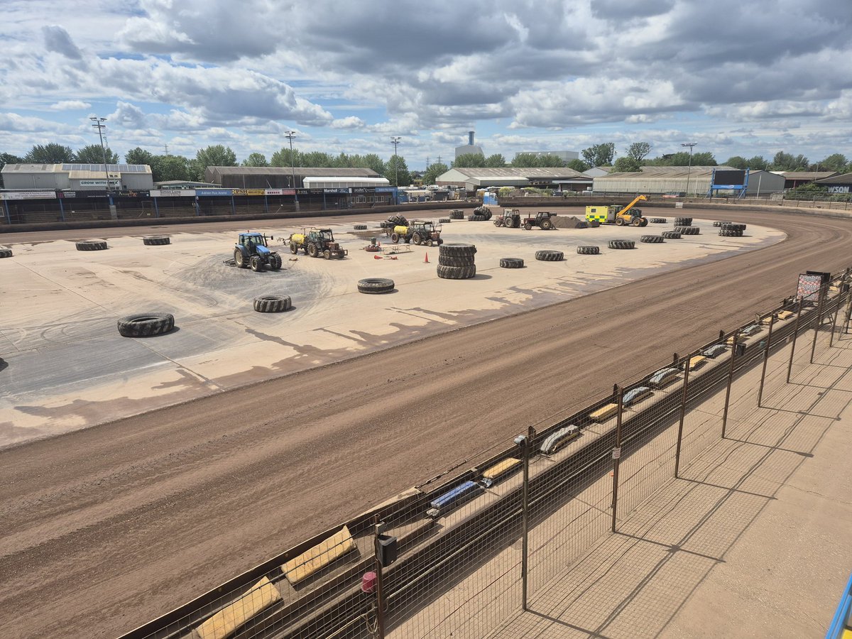 Modstox Image It's race day at King's Lynn, what better way to spend your Saturday ...