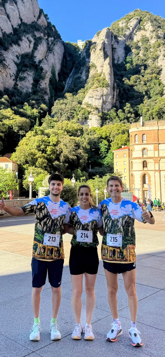 Blancafort_inf's tweet photo. Un any mes col·laborant amb la @VerticalMont i aquesta vegada també participant  a "Som un equip", amb la Neus, Joel i Jordi en nom de tots els treballadors  de l'empresa. Una magnifica jornada de solidaritat i esgraons organitzada per @bomberscat https://t.co/4hNB0PQfoJ