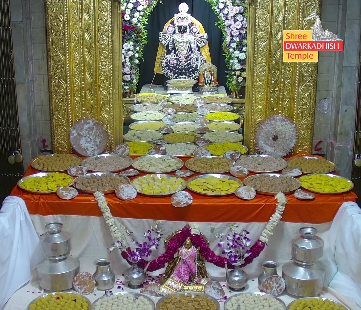 Shri Dwarkadhish Mandir tweet media