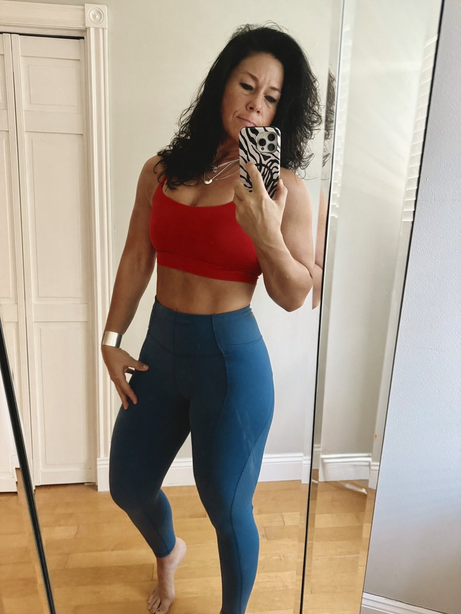 sara tweet media