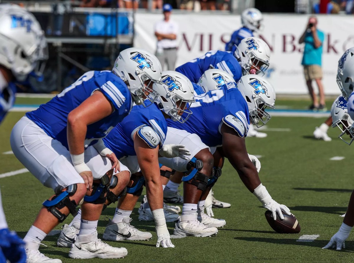 LRobinson71_'s tweet photo. #AGTG After a great conversation with @CoachO_MTSU I’m beyond blessed to announce that I have received an offer from Middle Tennessee State University 🔵⚪️ #BLUEnited https://t.co/Ot8rjEVl96