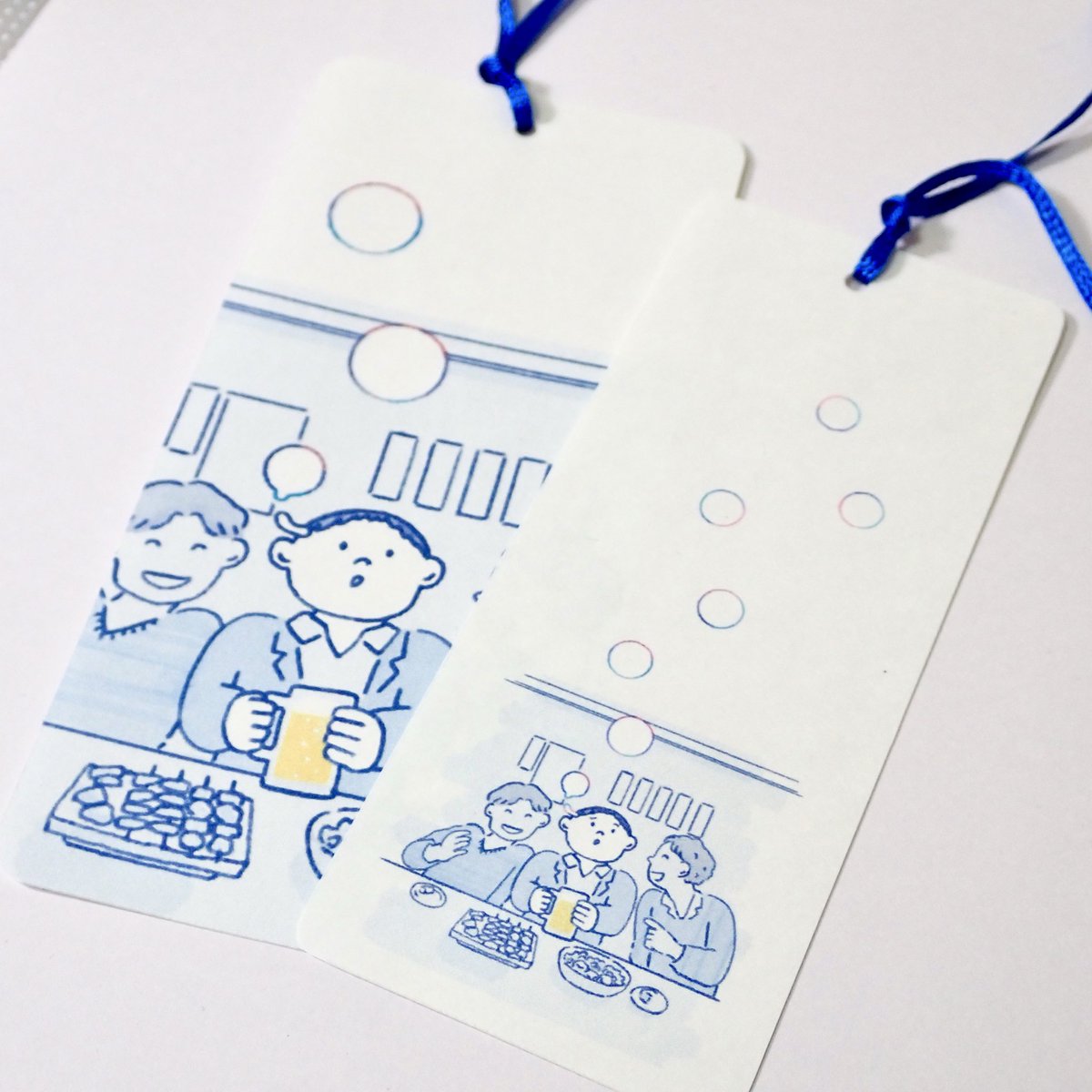 yobegrafika's tweet photo. 装丁展にむけて、思い立っておまけを作っていました。作ったり直したり。

スピンの紐をつけたいな〜
ネットで買えるのかな？と探しつつ
マイお宝箱（紙とか入ってる）をみたら、たくさん持ってました🎀
市谷の杜でお土産に買ったものでした
スピンの紐きれいだな✨
色はいろいろにしようと思います

林家彦いち創作落語集📘✨
「彦いち十席」装丁展

落語家・林家彦いち師匠の創作落語集『彦いち十席』刊行を記念した、特装カバー展です

5月22日から🍀
なにとぞよろしくお願いします！

🌟2026年5月22日（金）〜31日（日）
12：00〜19：00
会場：ギャラリー装丁夜話（原宿）
【入場無料】会期中無休

特設ページ↓

https://t.co/bxpJr3Hm0w