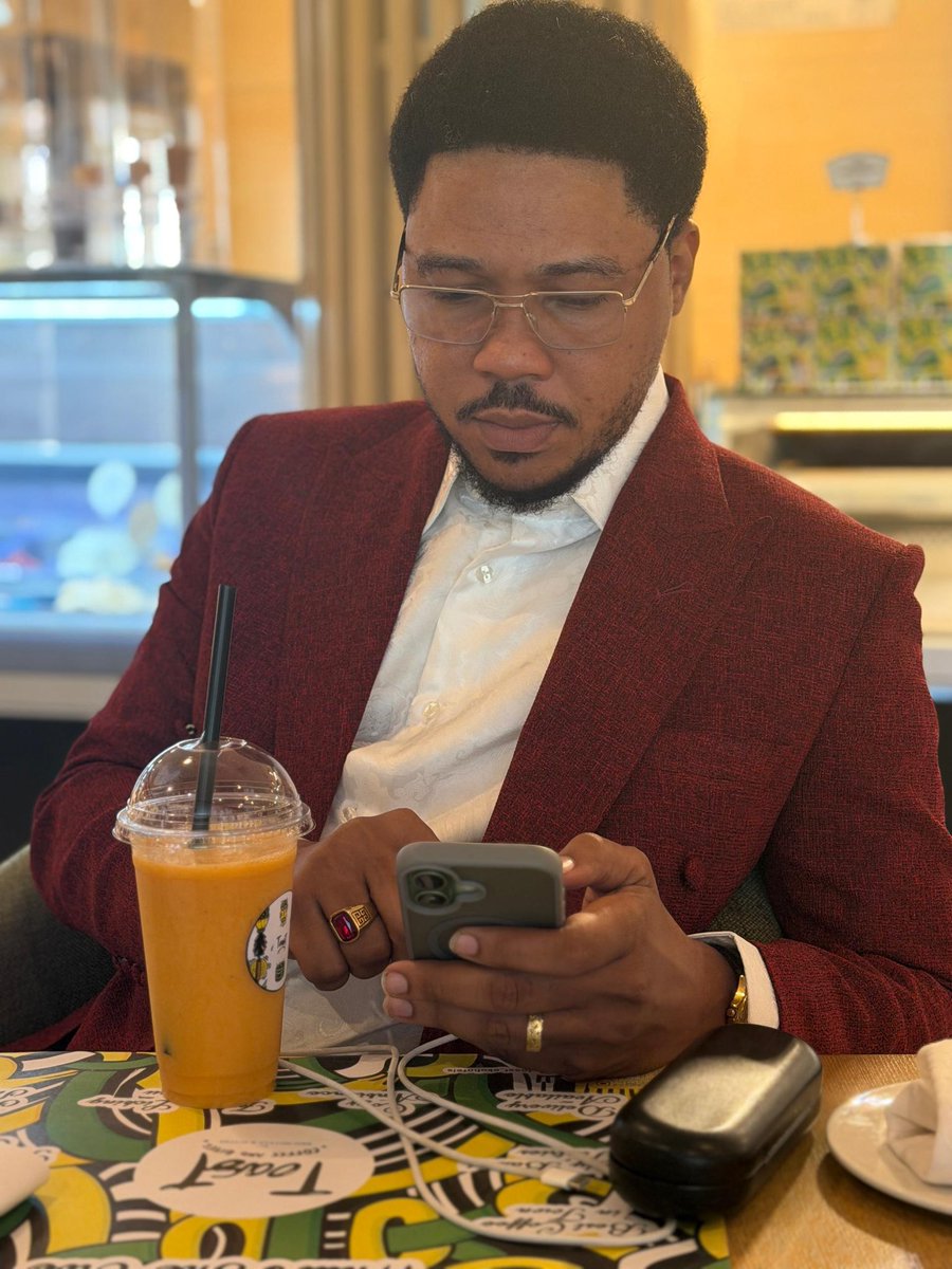 iamayolawal's tweet photo. Screening done. Looking forward to the primaries on Thursday.
#ADC
#EtiOsa
#NewVoice
#BoldVision https://t.co/W6o2KFmMs4