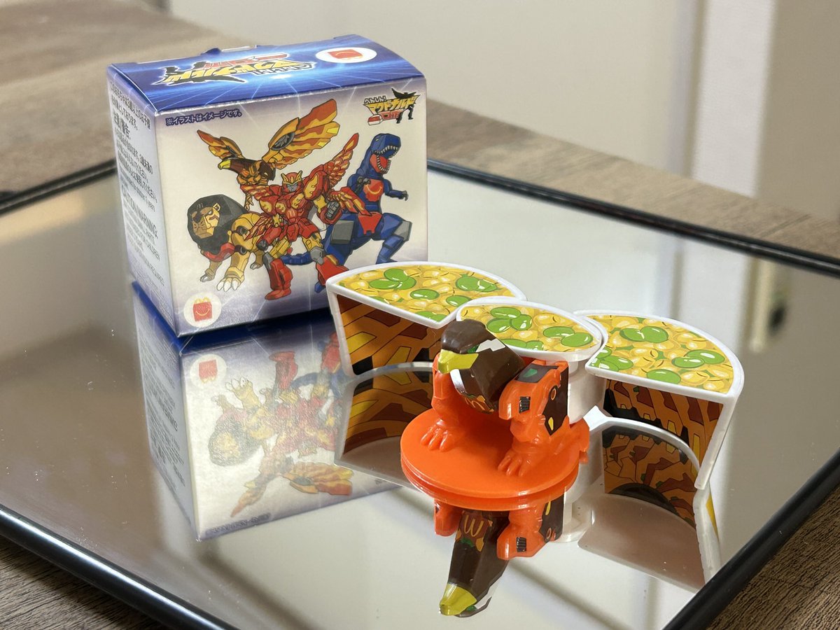早速ハッピーセット買って、マクドナルドロボ貰ってきた。鳥だったかー