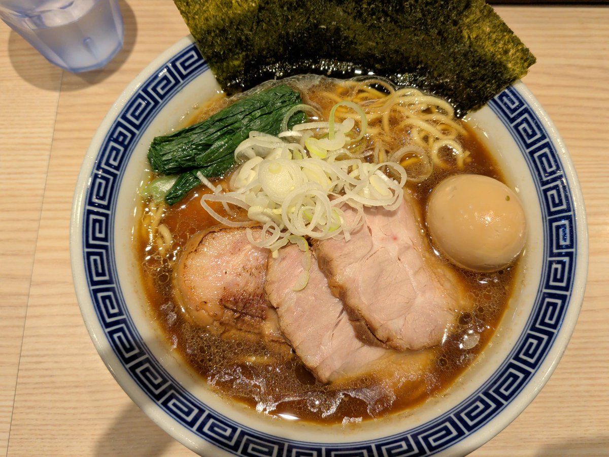 rasis2525's tweet photo. 肉がうまい醤油ラーメン
 #しすラー https://t.co/vTV5hrL0KW