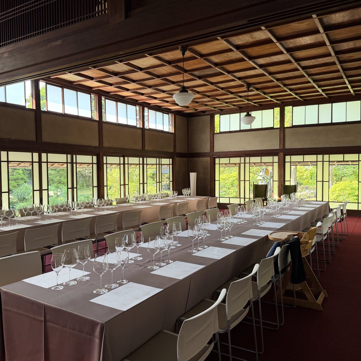 Hashimotokyoto's tweet photo. 本日は、国指定名勝内の場所をお借りしての祝いのお席を開きました。

少し暑かったですが、お天気も良く素敵なお席になりました。 https://t.co/MQyszII4qL