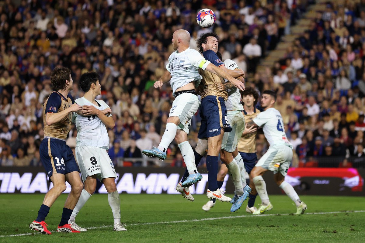 NewcastleJetsFC's tweet photo. 120 | We are off to pens!
#NEWvSYD #BoxOfficeJets https://t.co/3wWInyt9x1