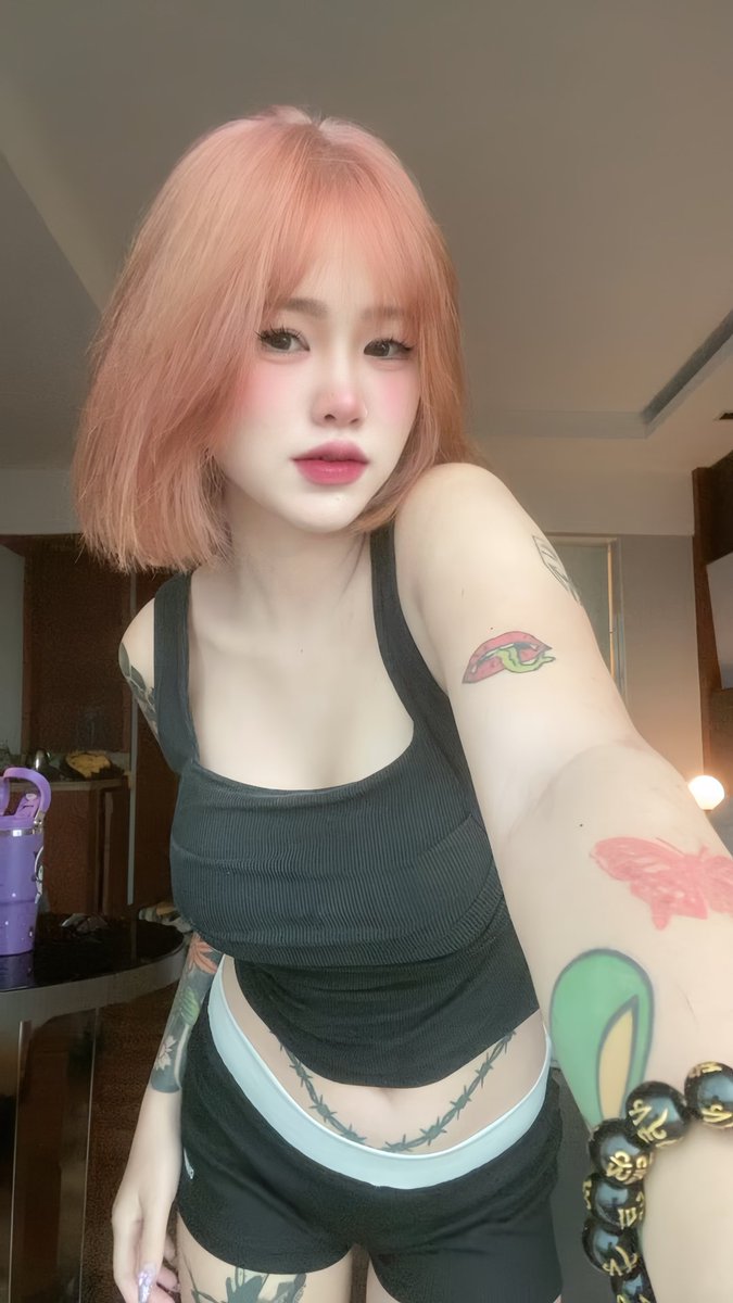 _dekskney's tweet photo. หาค่าขนมค่ะ พัทยา #พัทยา #พัทยารับงาน https://t.co/OgVPC5RIwU