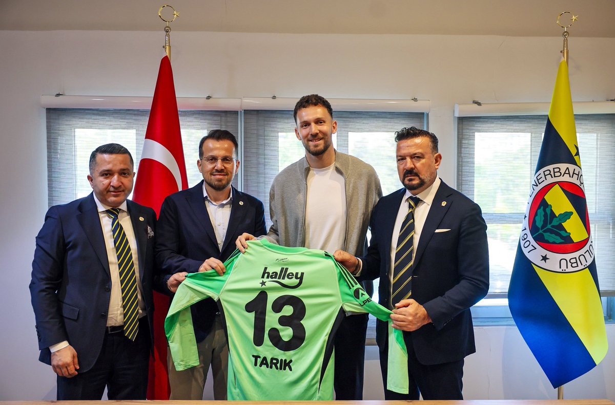 A Spor tweet media