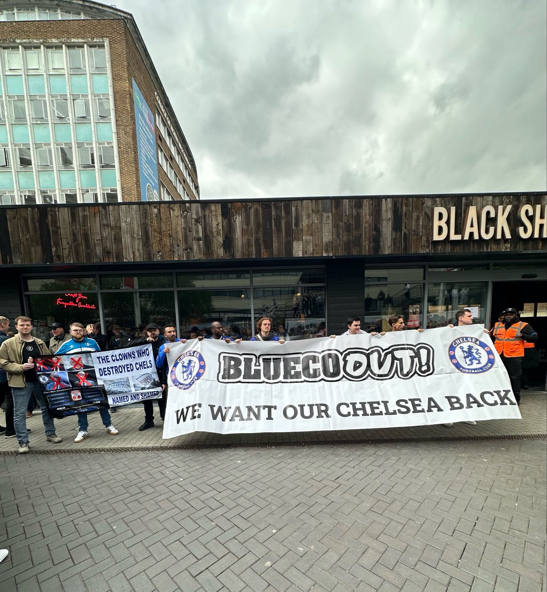 charliepatrick0's tweet photo. Wembley way! https://t.co/hqyJnMt1Gf