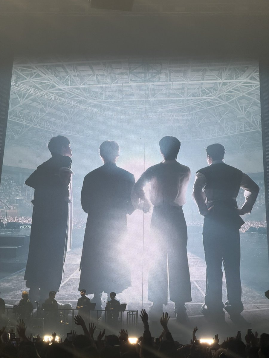 sonjungyoon0203's tweet photo. 첫콘 끄읏!!!!!!!!
#루시 #신예찬 #최상엽 #조원상 #신��일 https://t.co/KFErQukqhm