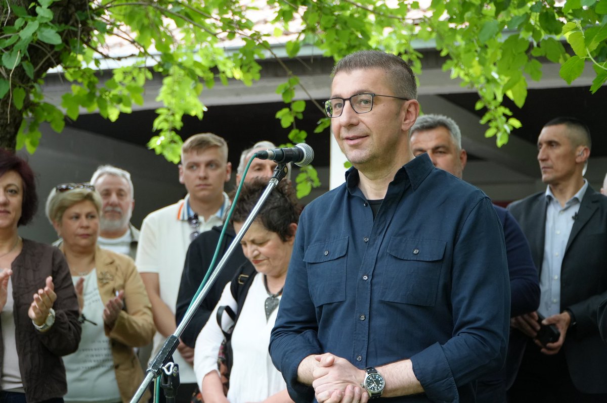 MickoskiHM's tweet photo. Денеска присуствував на традиционалната средба на Унијата на ветерани во Манастирот „Пеленица“ во Драчево. 

Настанот помина во духот на заедништво, почитување на вредностите што не обединуваат и пријатно дружење со долгогодишни пријатели и поддржувачи. 

Чест ми беше што бев дел од оваа средба.